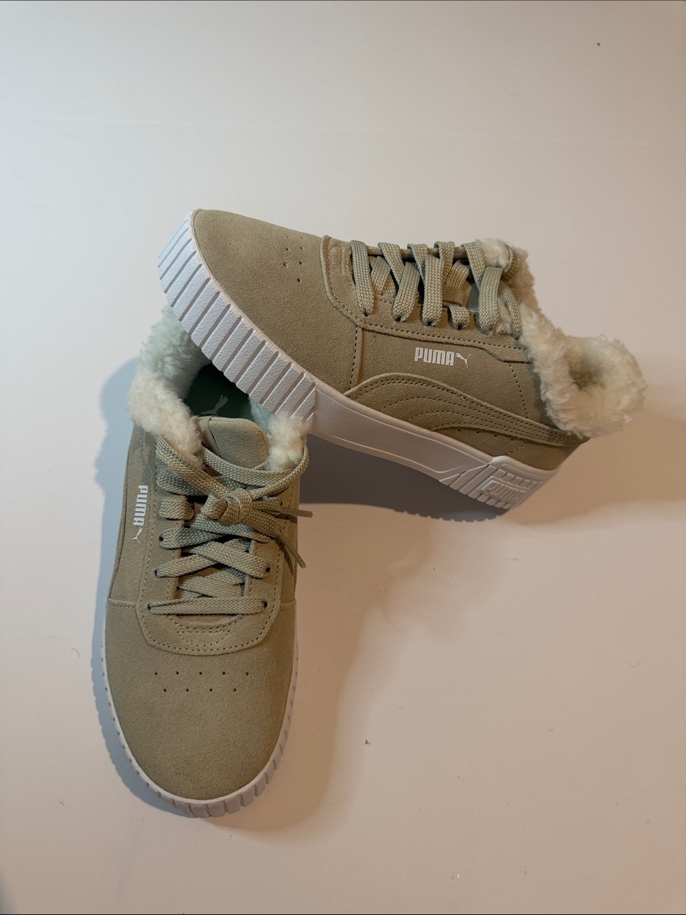 Puma Women’s Beige Suede Fur-Trim Low-Top Sneakers brand new No Box